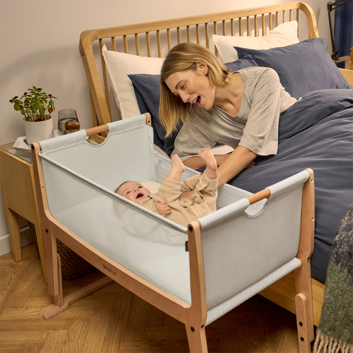 SnuzPod Studio Bedside Crib with mattress - Stockholm Natural