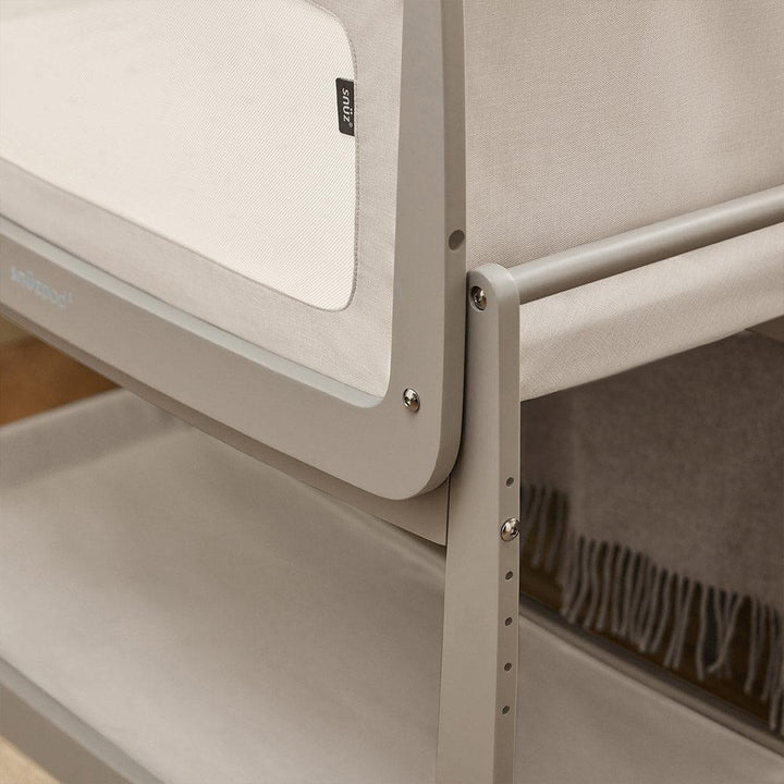 SnuzPod5 Bedside Crib - Pebble
