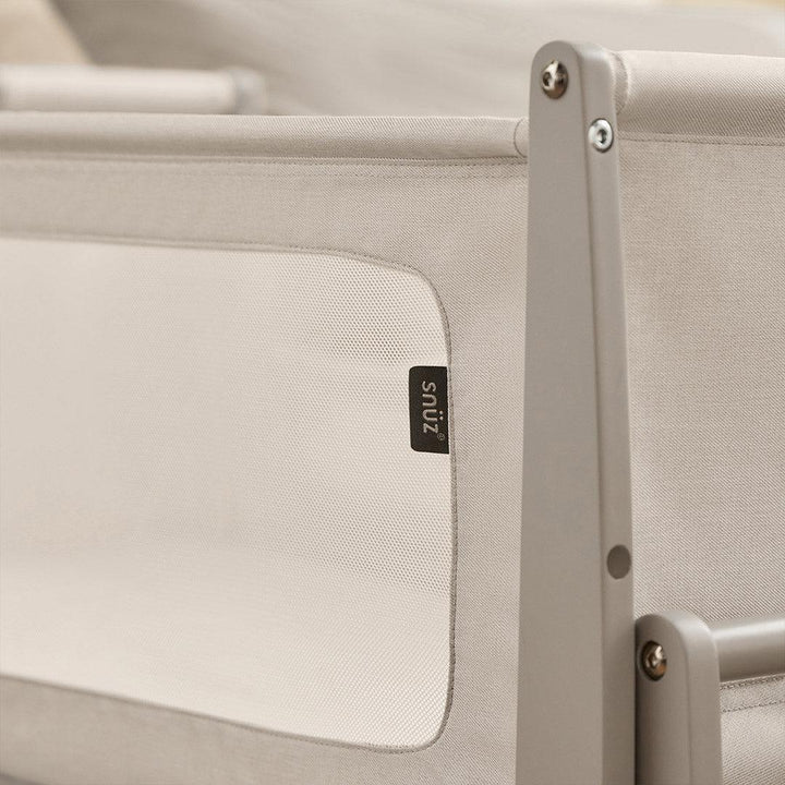 SnuzPod5 Bedside Crib - Pebble