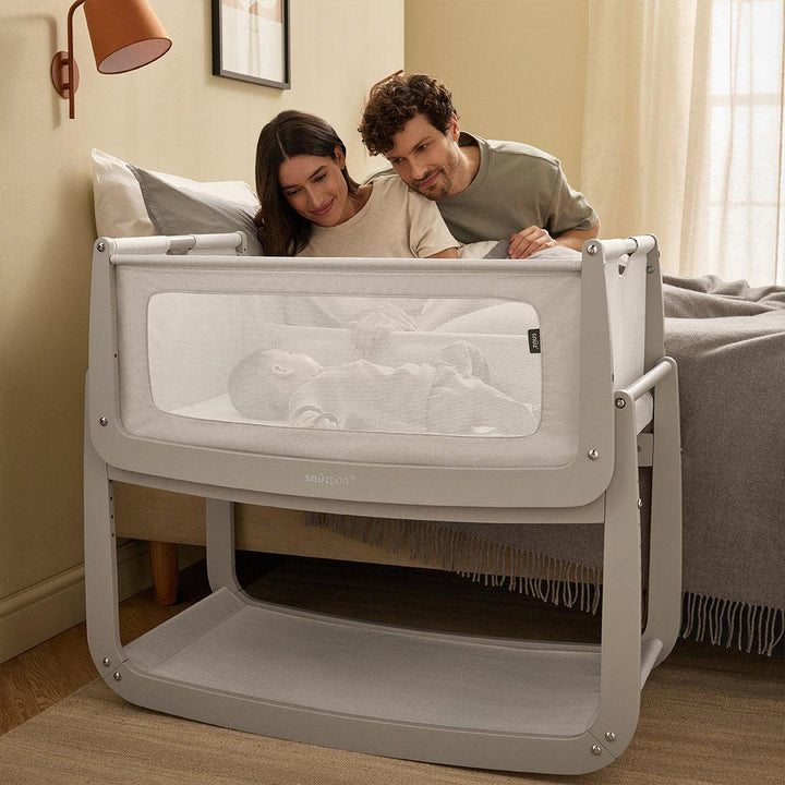 SnuzPod5 Bedside Crib - Pebble