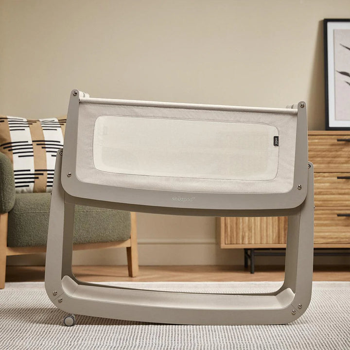SnuzPod5 Bedside Crib - Pebble