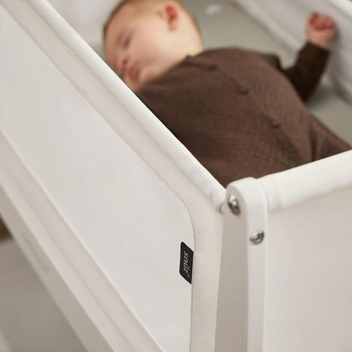 SnuzPod5 Bedside Crib - White