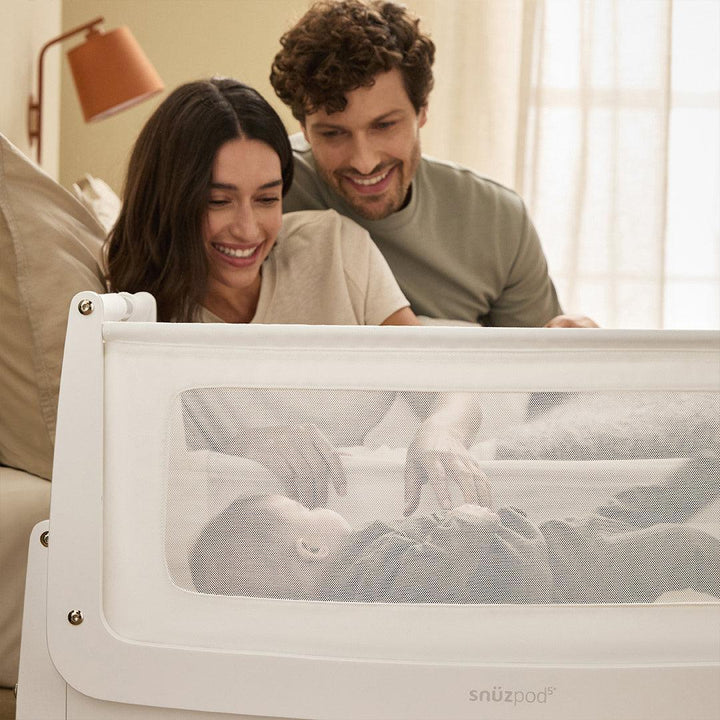 SnuzPod5 Bedside Crib - White