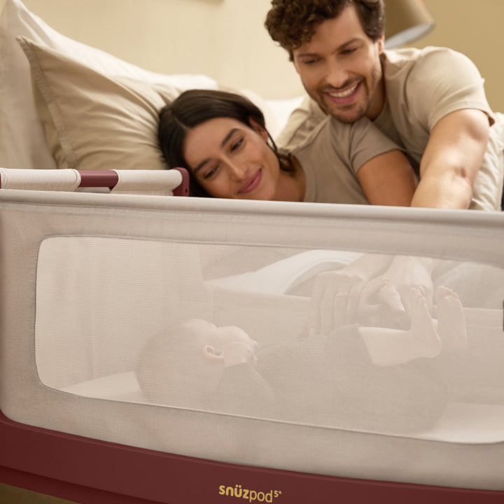 SnuzPod5 Bedside Crib - Rouge