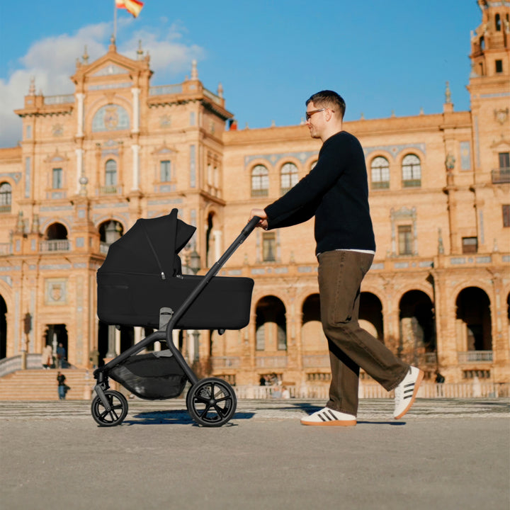 Silver Cross Breez Ultimate 360 Car Seat Bundle - Onyx