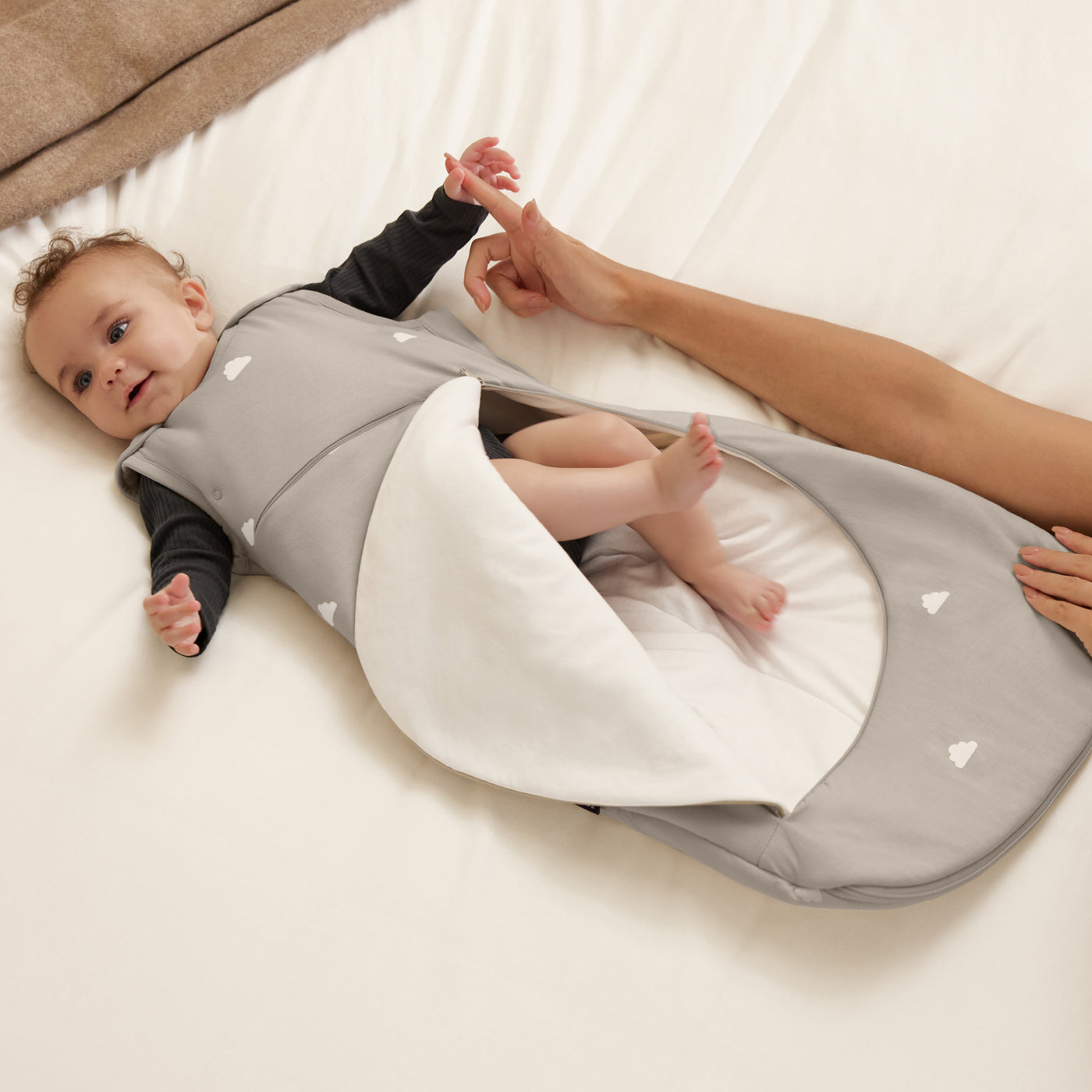 SnuzPouch Sleeping Bag 2.5 Tog (0-6 Months) - Grey Cloud