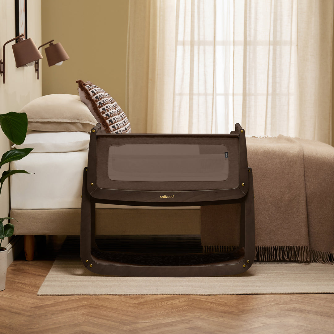 SnuzPod5 Bedside Crib - Chocolate