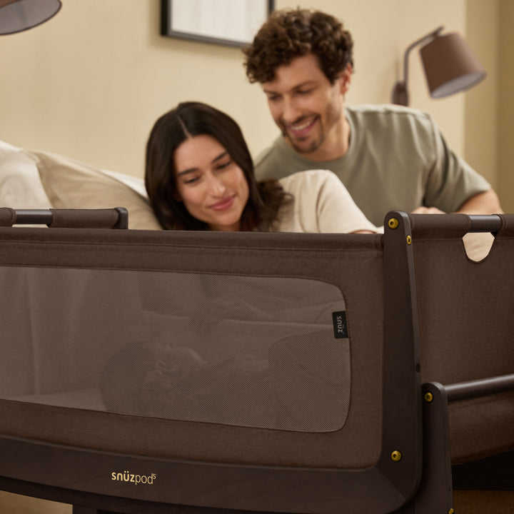 SnuzPod5 Bedside Crib - Chocolate