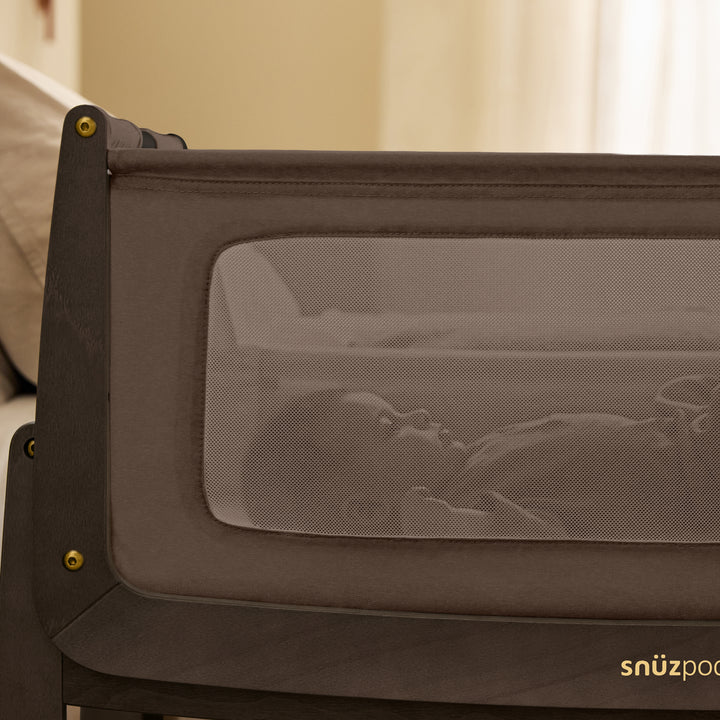 SnuzPod5 Bedside Crib - Chocolate