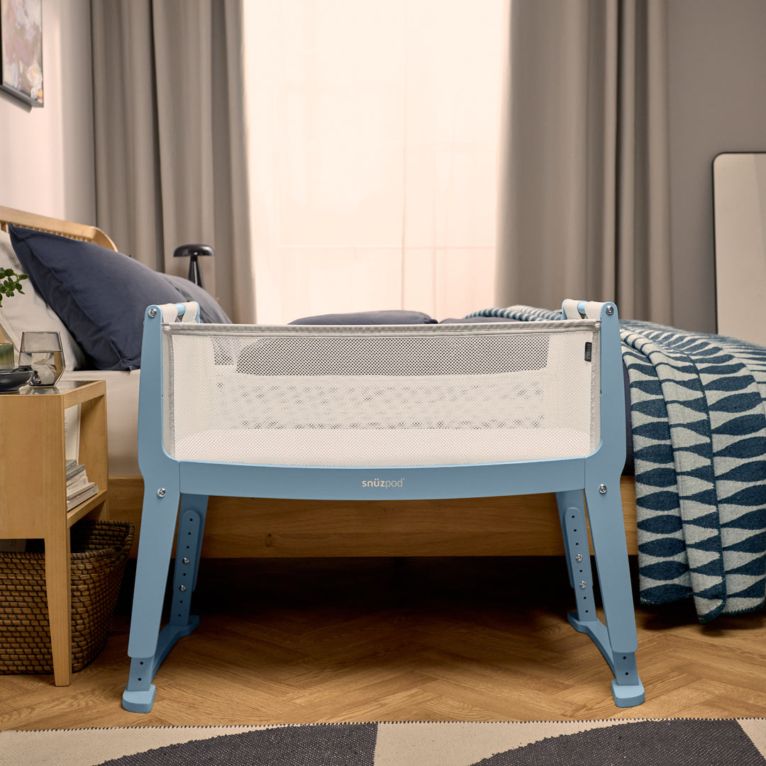SnuzPod Studio Bedside Crib with mattress - Santorini Sky