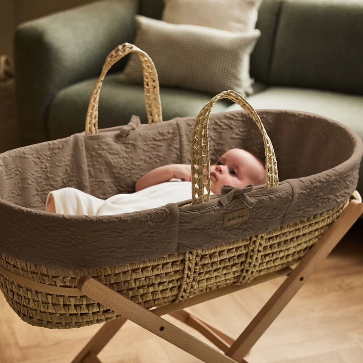 Little Green Sheep Organic Furrow Moses Basket, Mattress & Walnut Static Stand - Cocoa